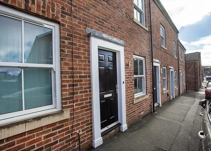 Knavesmire Mews 3 Bedrooms-Free Parking